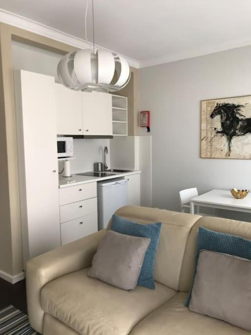 Appartement New Cosy & Charming In Campolide - 3a